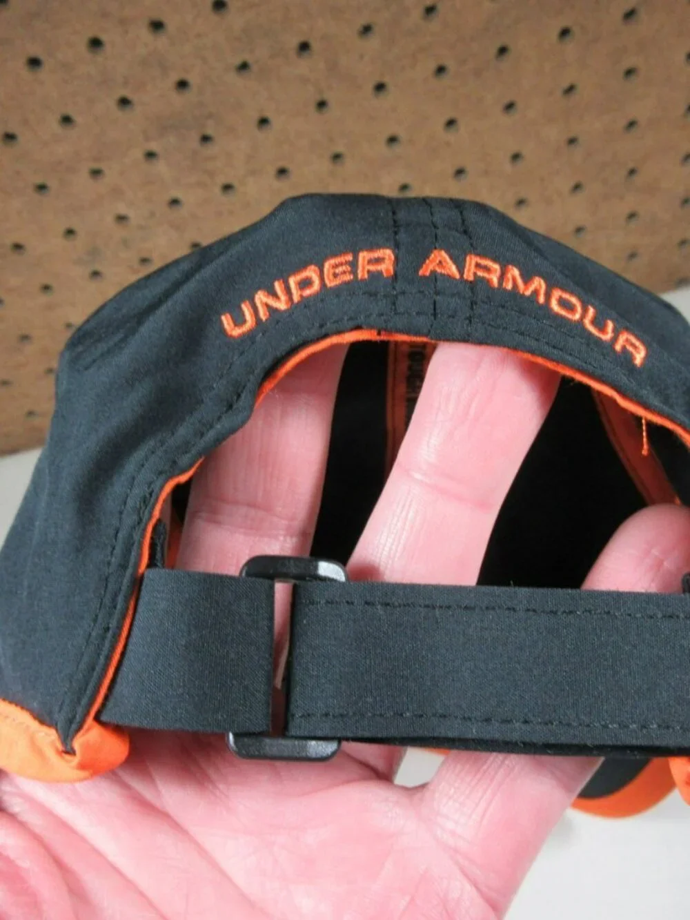 Under Armour mens charcoal an orange Tough Mudder running strapback hat OS EUC